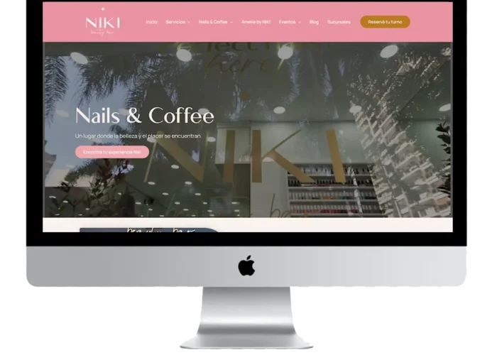 Foto de la portada de sitio web estética de Niki's Beauty bar en un mockup de Mac